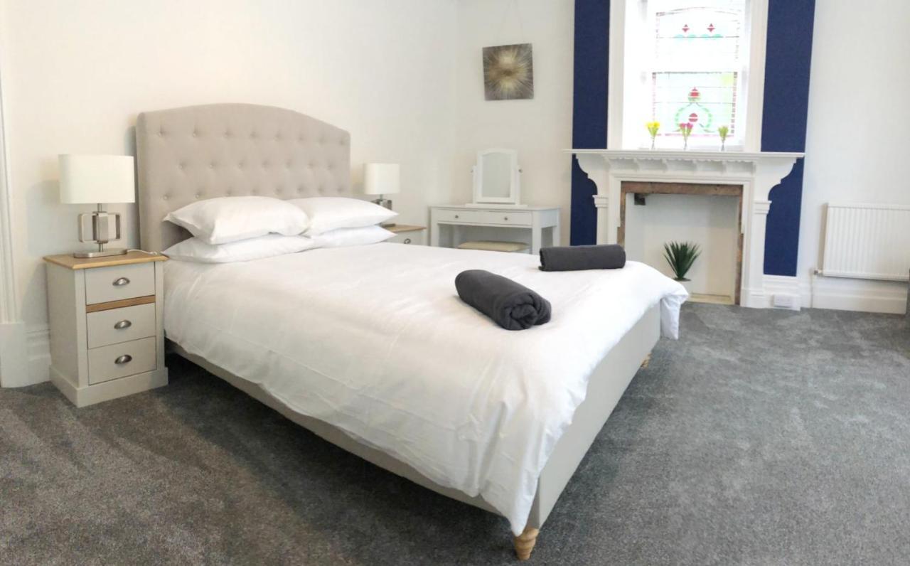 Summer Breeze. 3-Bed Apartment Close To The Beach Борнмът Екстериор снимка